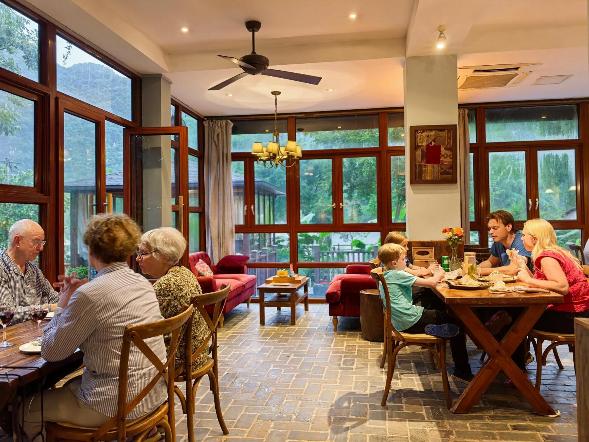 Moondance Boutique Resort Yangshuo Exterior photo
